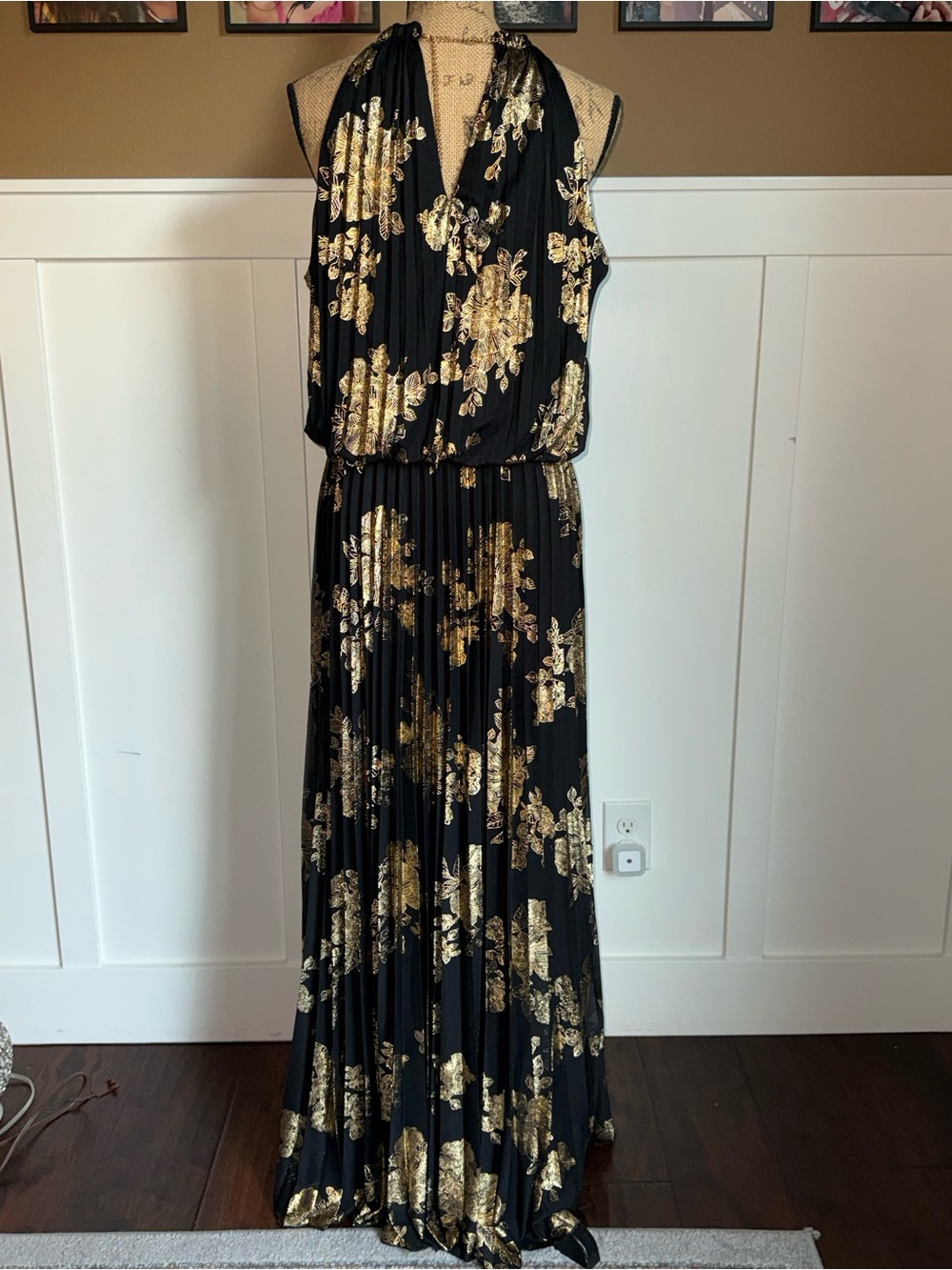 Black & Gold Metallic Floral Halter Maxi Dress - Picture 5 of 9